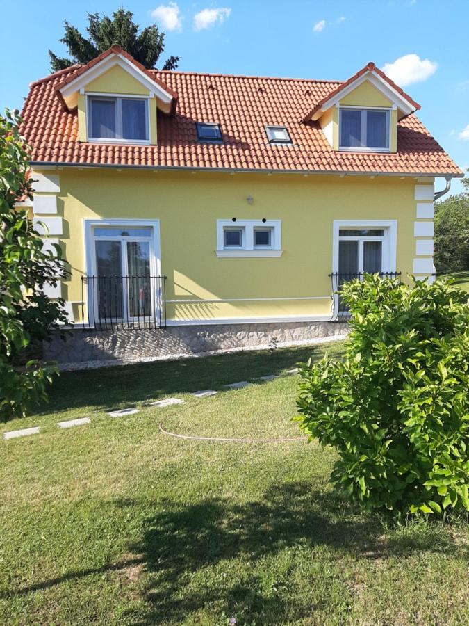 Kondics Apartmanhaz Sárvár Εξωτερικό φωτογραφία
