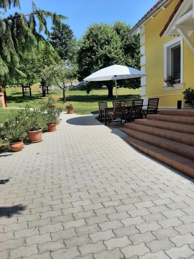 Kondics Apartmanhaz Sárvár Εξωτερικό φωτογραφία