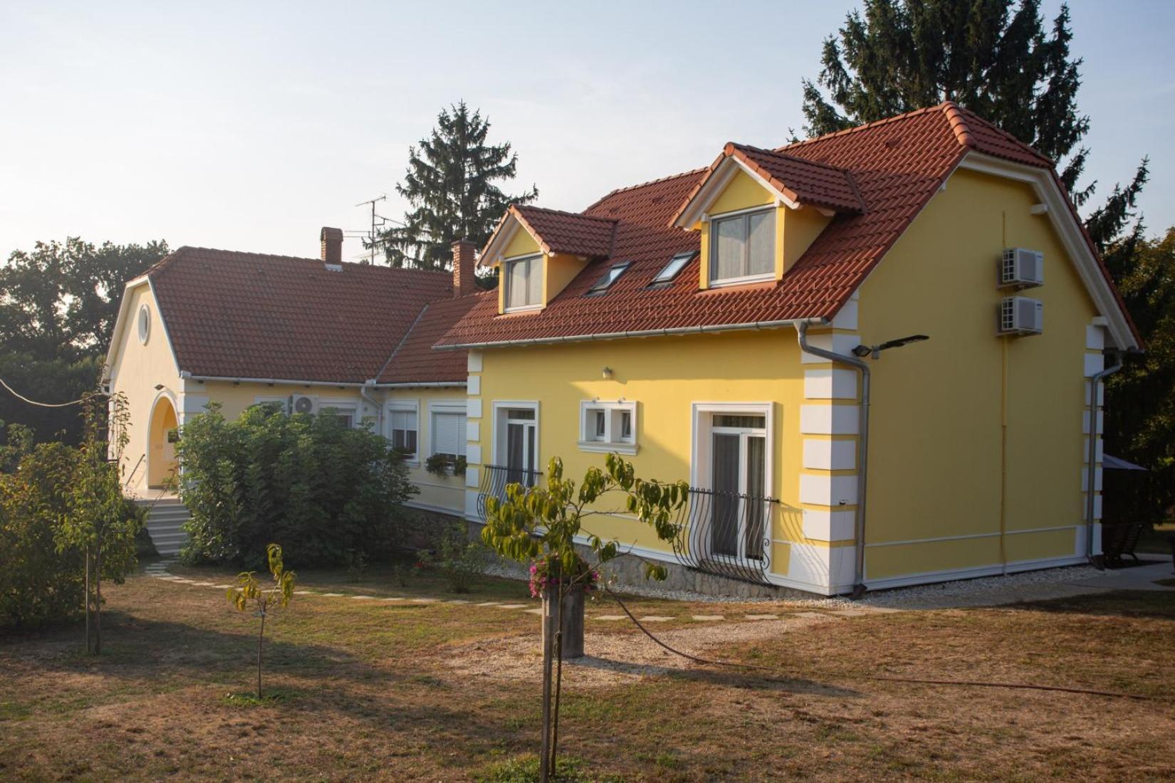 Kondics Apartmanhaz Sárvár Εξωτερικό φωτογραφία