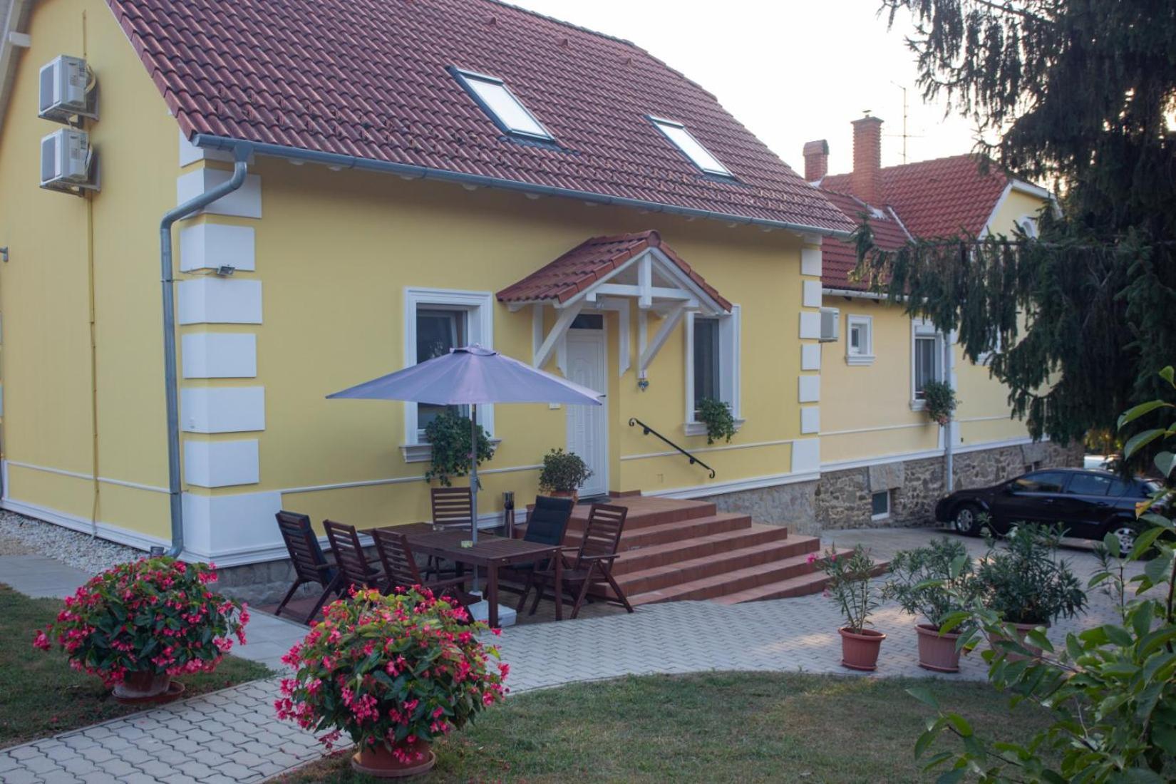 Kondics Apartmanhaz Sárvár Εξωτερικό φωτογραφία