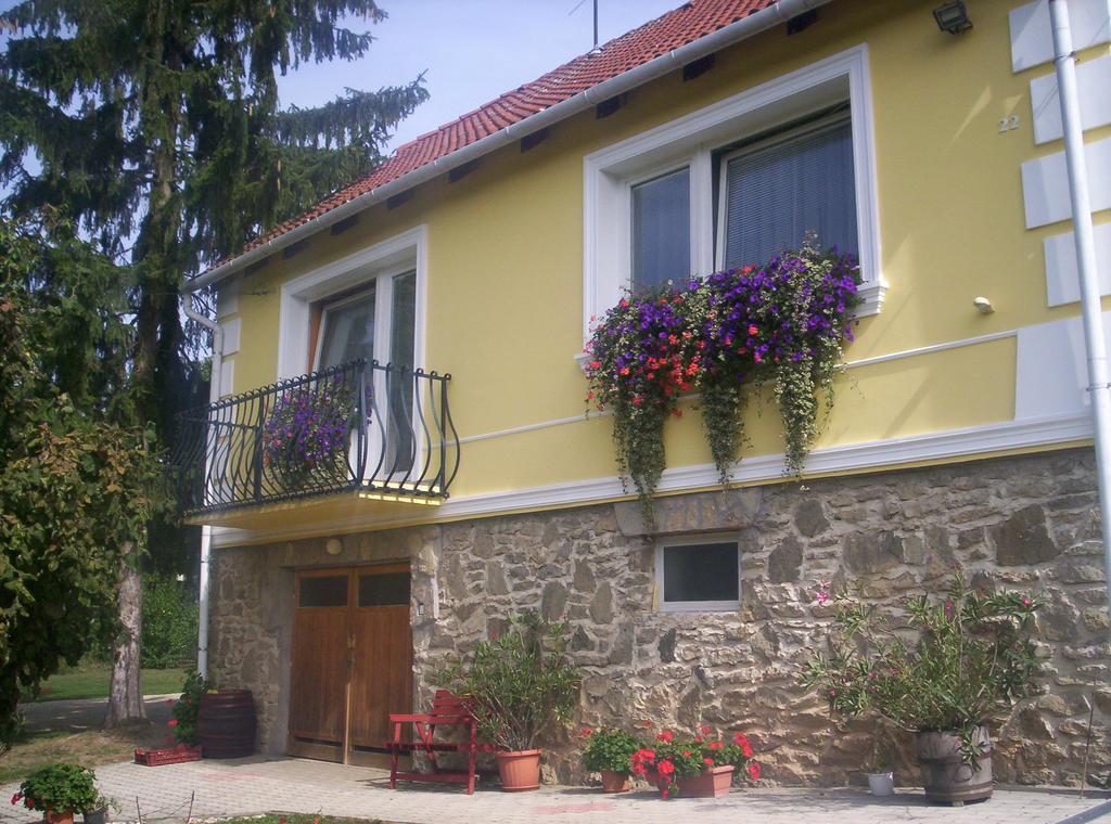 Kondics Apartmanhaz Sárvár Εξωτερικό φωτογραφία