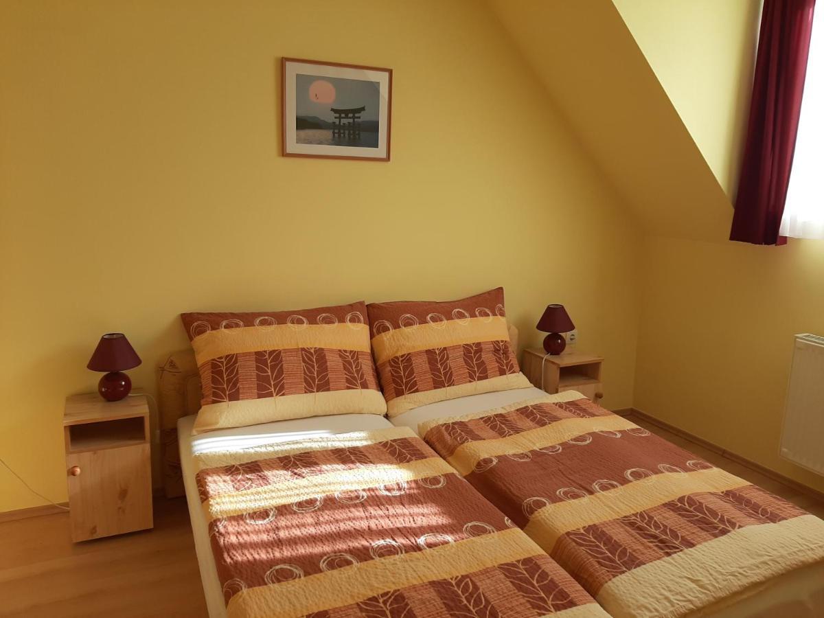 Kondics Apartmanhaz Sárvár Εξωτερικό φωτογραφία